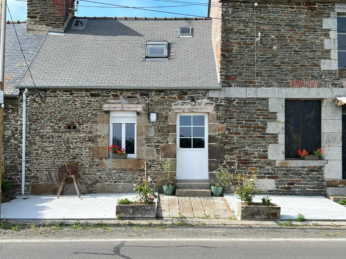 Domaine De La Ville Cherel, Maison En Pierre Pontorson Exteriör bild