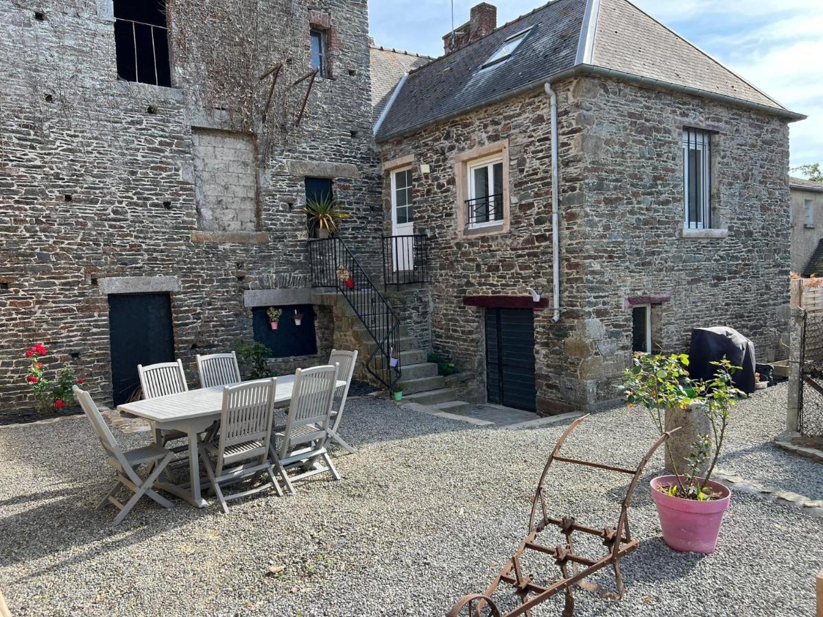 Domaine De La Ville Cherel, Maison En Pierre Pontorson Exteriör bild